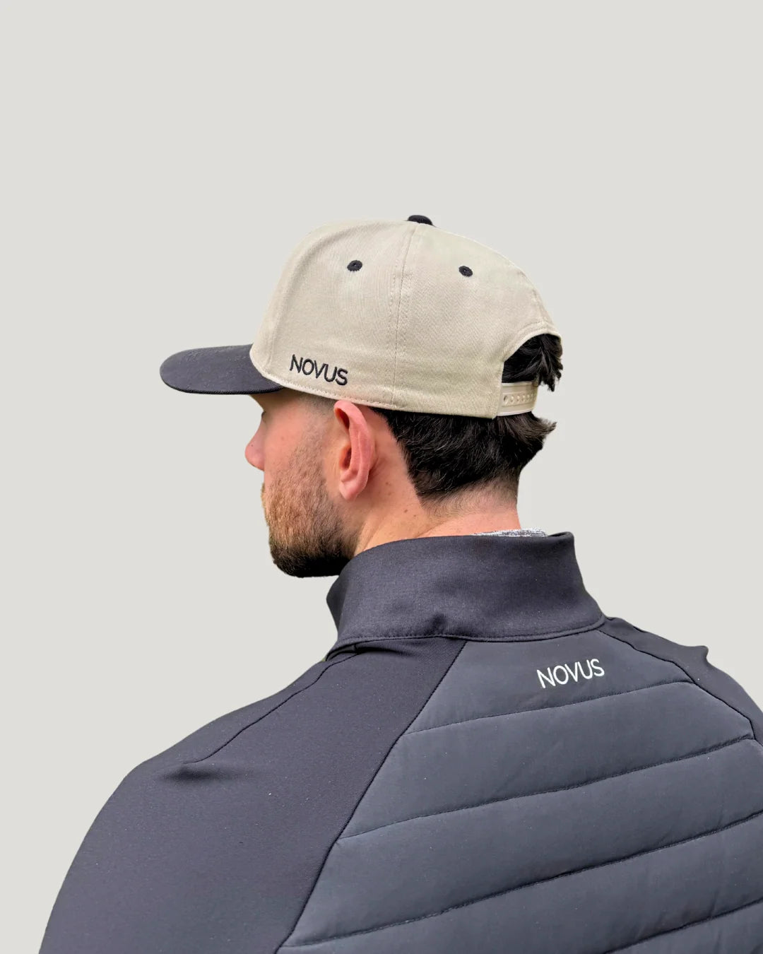 NOVUS GOLF Apéx Cap - Black / Off White