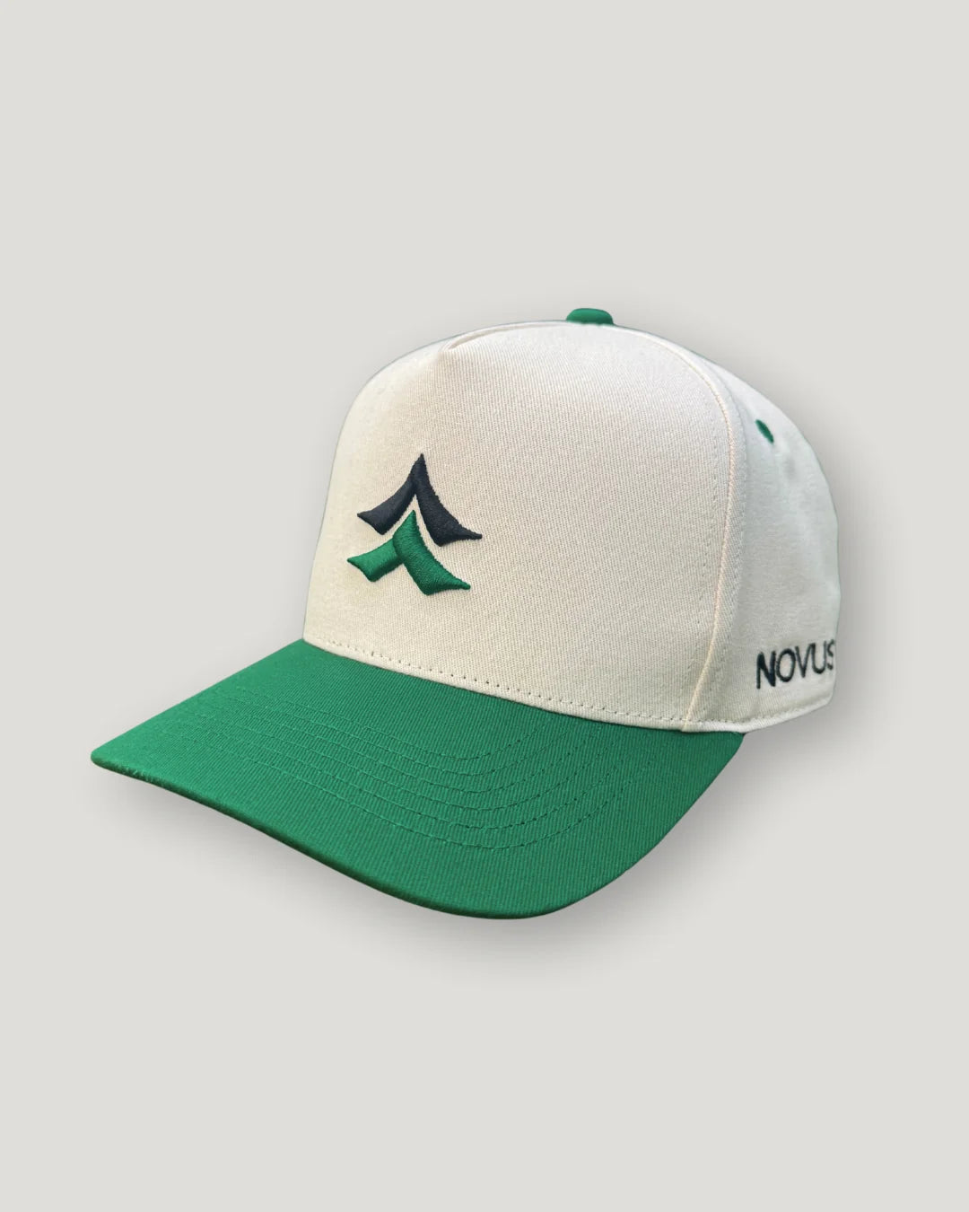 NOVUS GOLF Apéx Cap - Masters Green / Off White